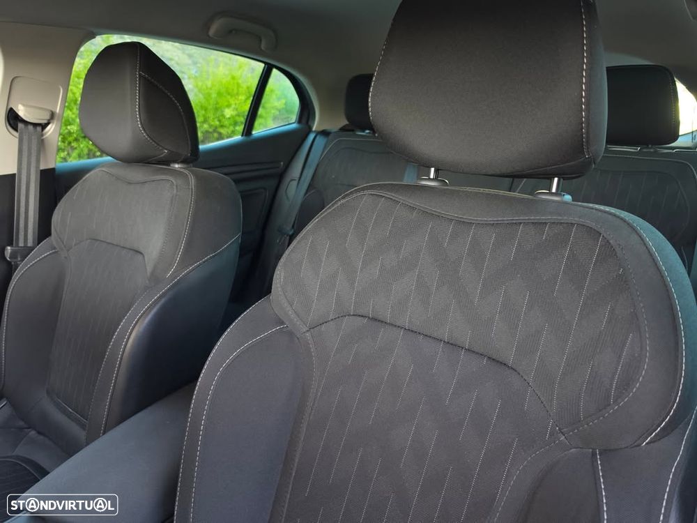 Renault Mégane 1.5 Blue dCi Limited - 6