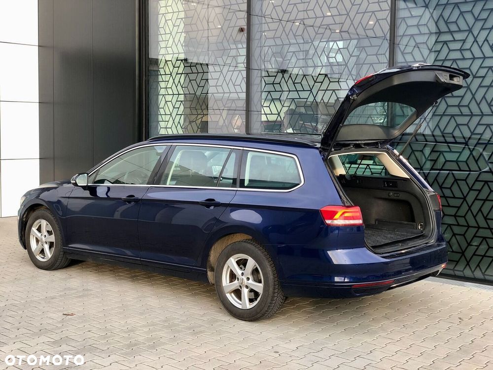 Volkswagen Passat - 33