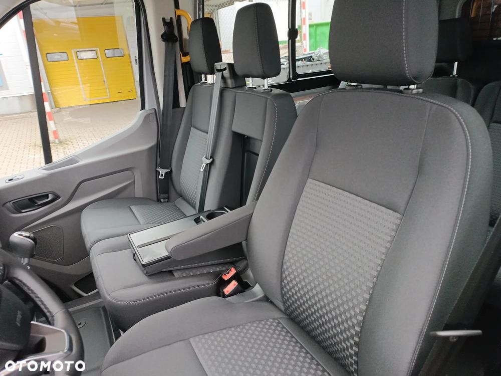 Ford Transit - 11