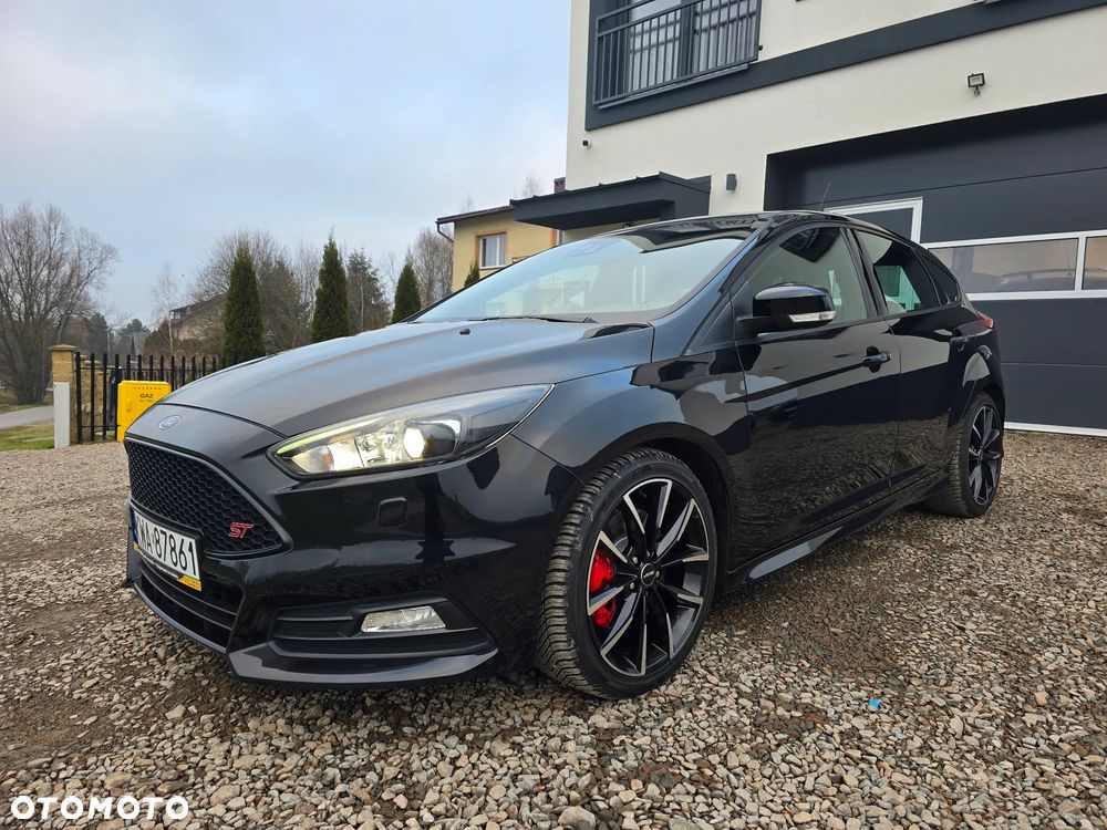 Ford Focus 2.0 EcoBoost ST mit Leder-Exclusiv-Paket - 1