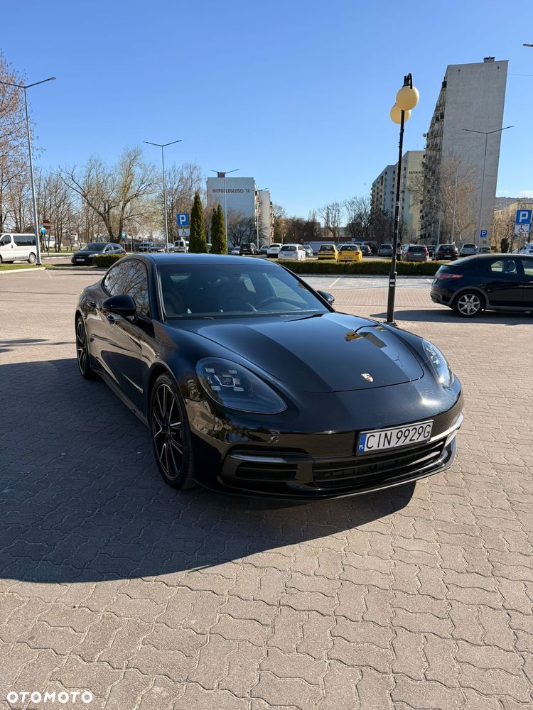 Porsche Panamera - 3