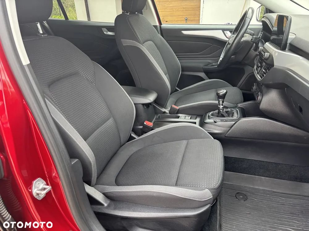 Ford Focus 1.5 EcoBoost Trend Edition Business - 27
