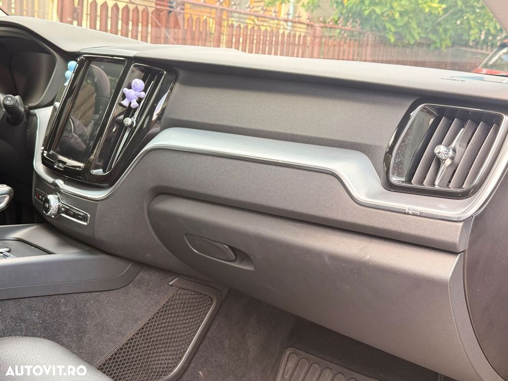 Volvo XC 60 D4 Momentum - 12