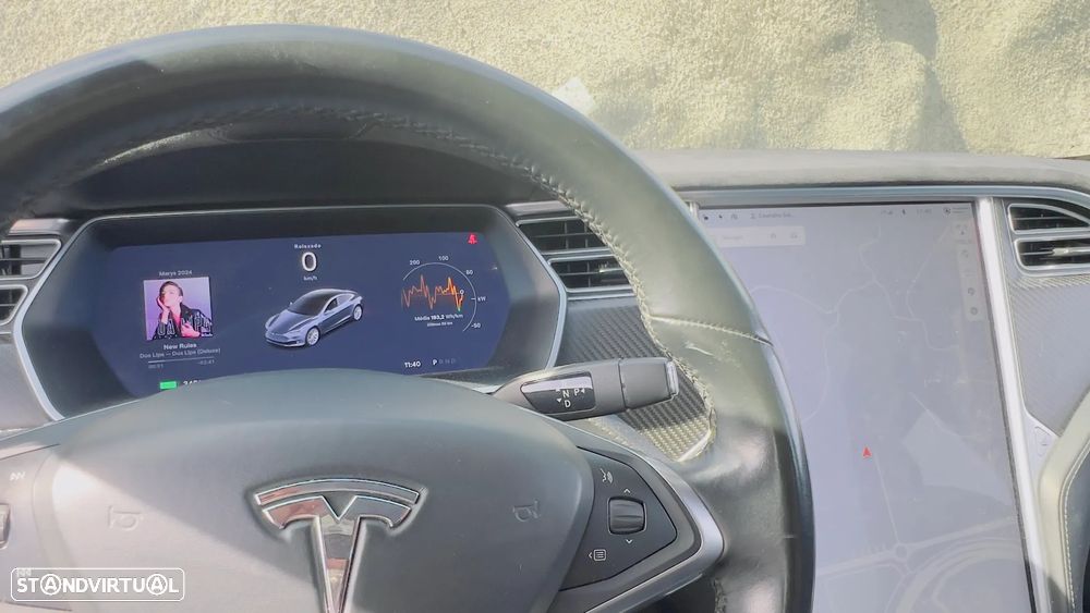 Tesla Model S - 11