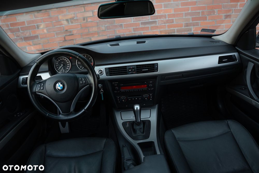 BMW Seria 3 320d DPF Edition Exclusive - 25