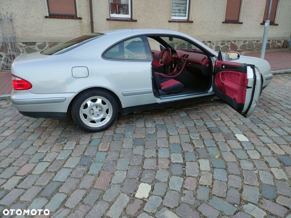 Mercedes-Benz CLK - 8