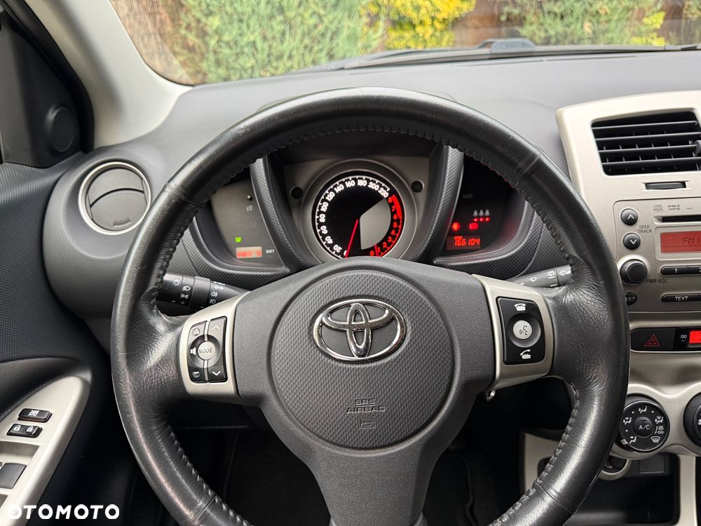 Toyota Urban Cruiser 1.33 4x2 Town - 21