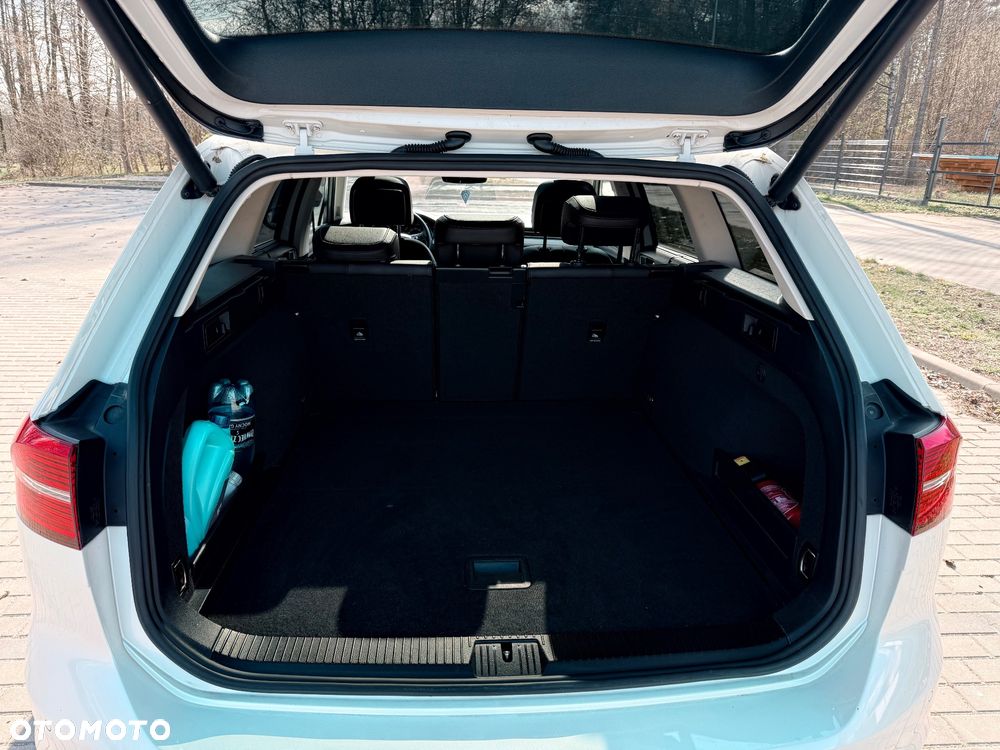 Volkswagen Passat - 19