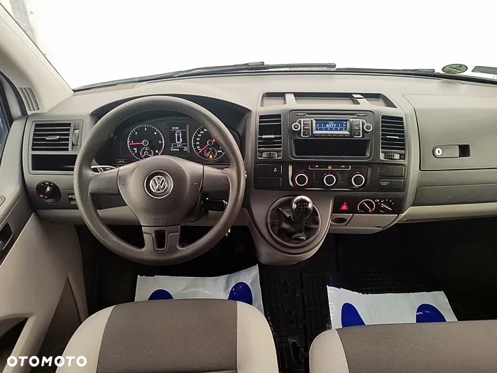 Volkswagen Caravelle - 25