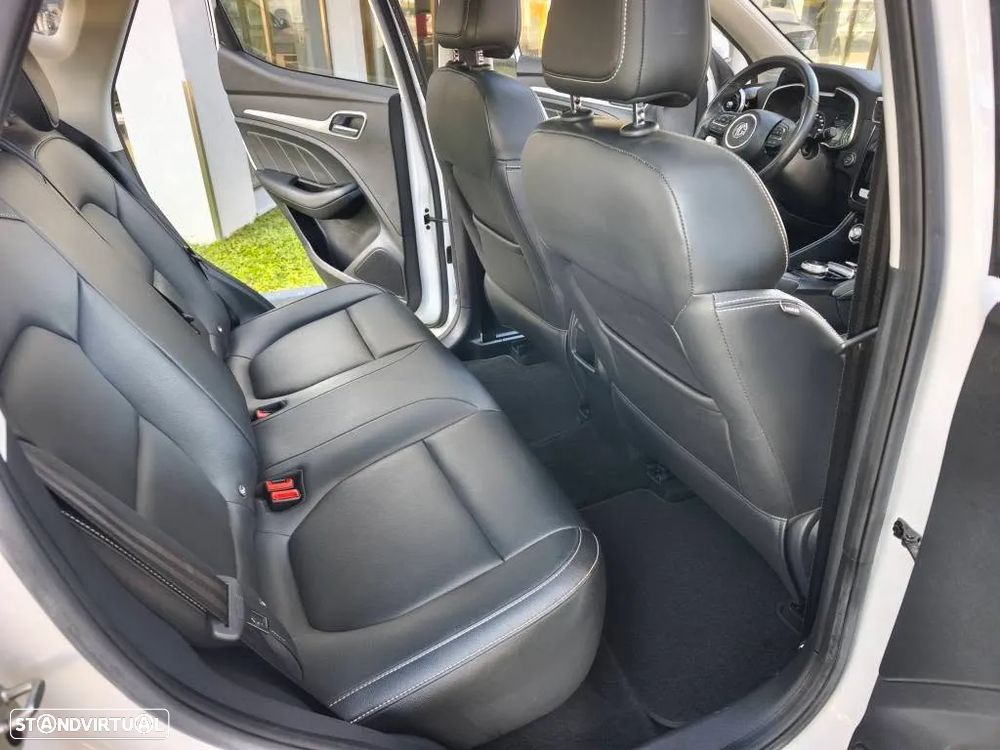 MG ZS EV Luxury - 12