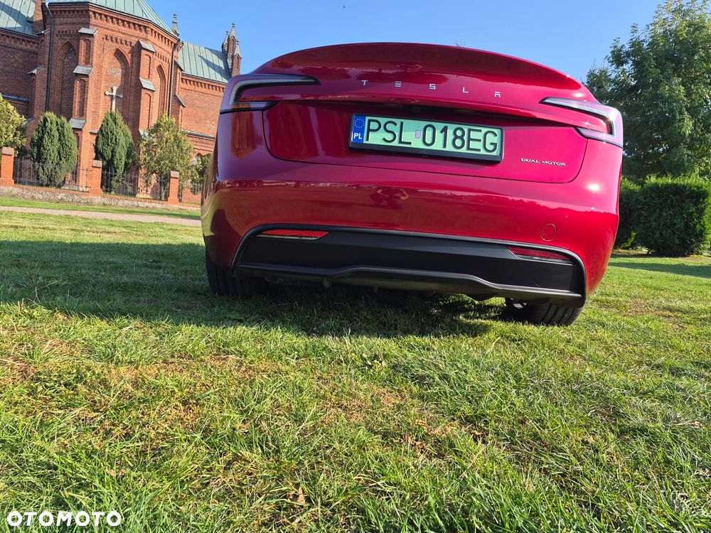 Tesla Model 3 2023 photo 3