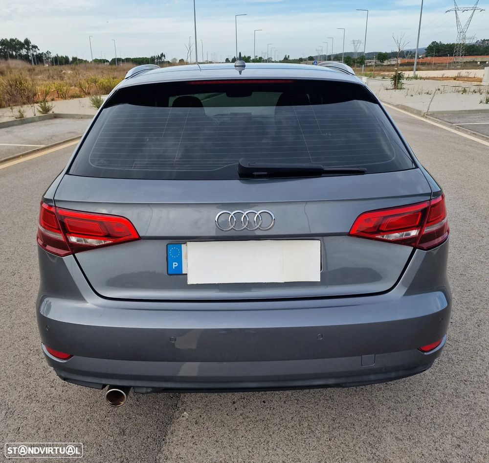 Audi A3 Sportback 1.6 TDI B.Line Attraction - 3