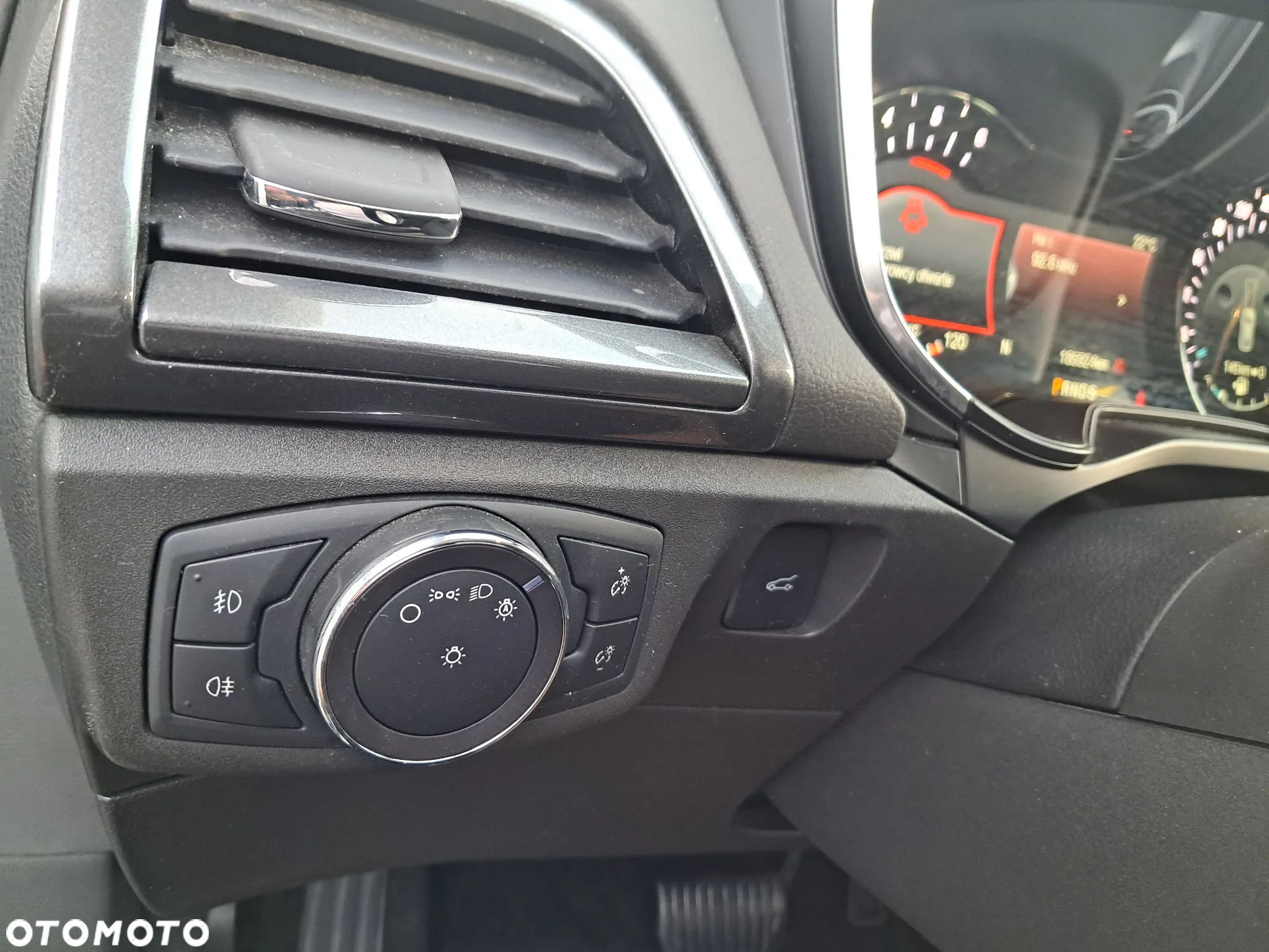 Ford Mondeo 2.0 EcoBlue Titanium - 25