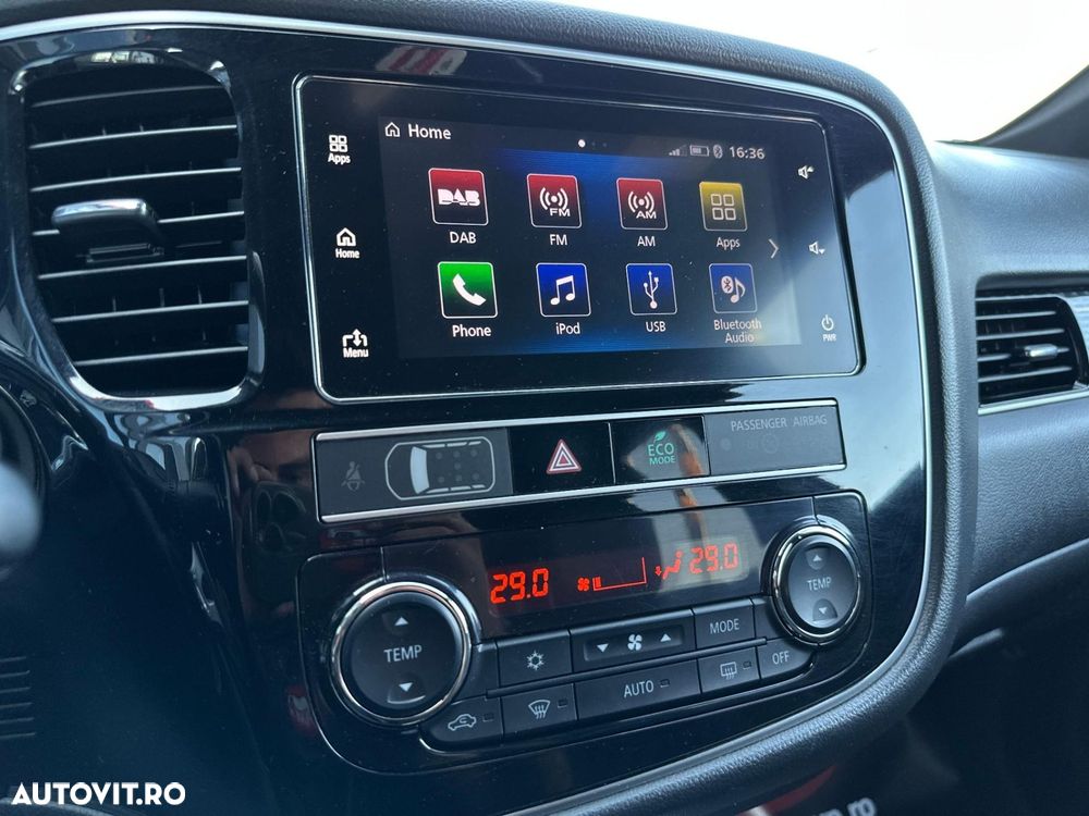 Mitsubishi Outlander - 12