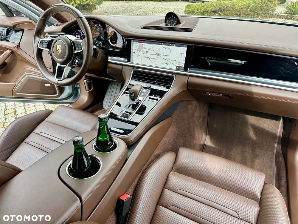 Porsche Panamera 4 - 21
