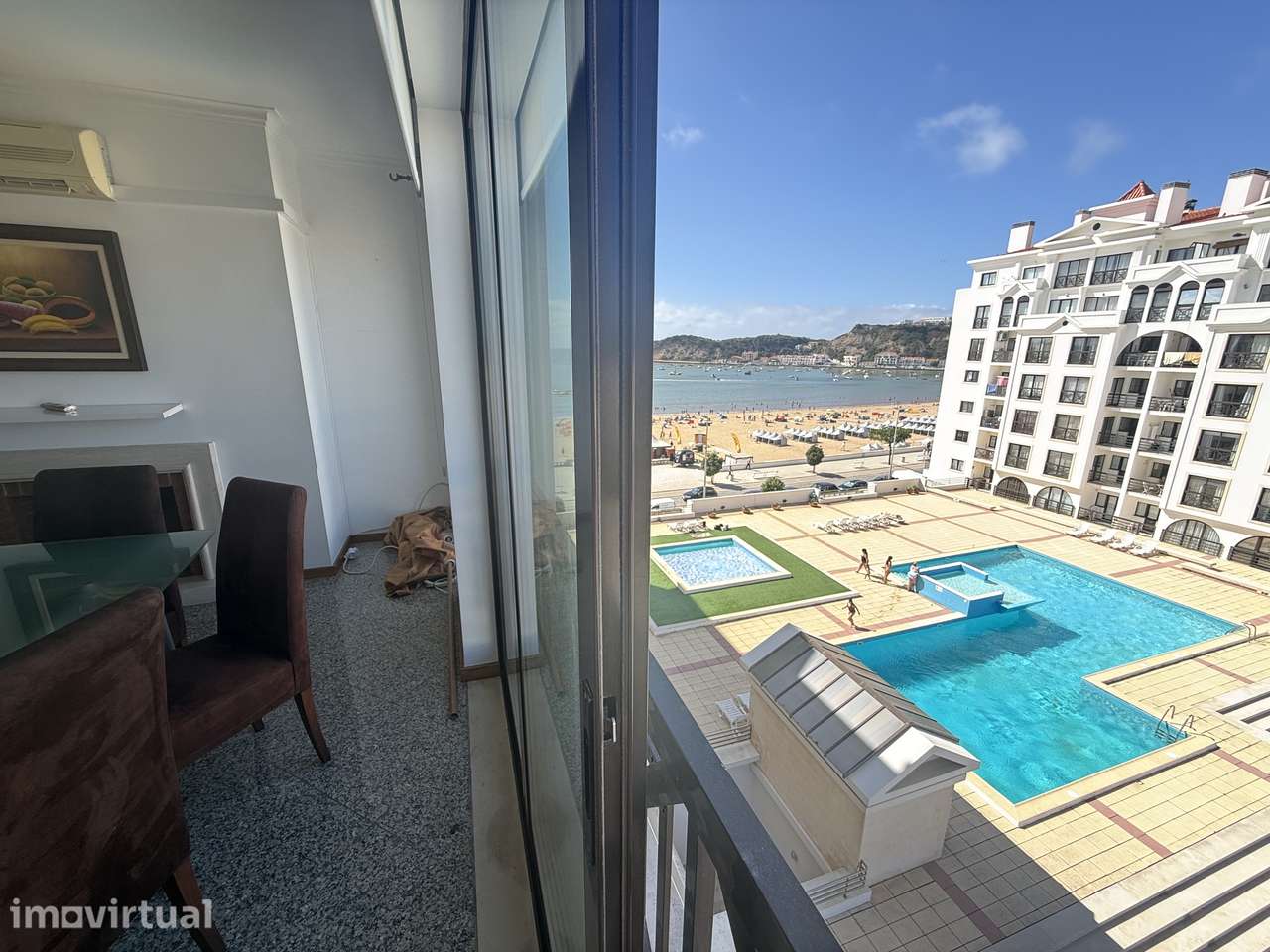 Apartamento T2 com varanda e garagem - vista praia, São Martinho Porto - Grande imagem: 2/18