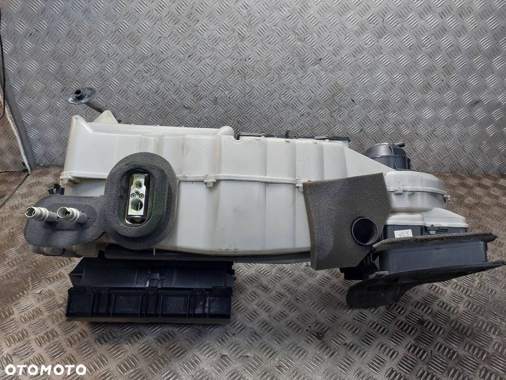 OBUDOWA NAGRZEWNICY VOLVO XC90 I 2.4 D5 30676511 - 2