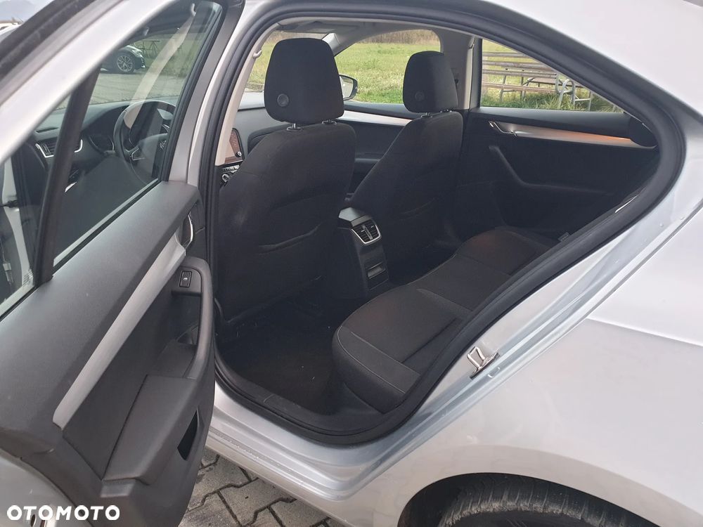 Skoda Octavia 1.4 TSI Ambition - 14