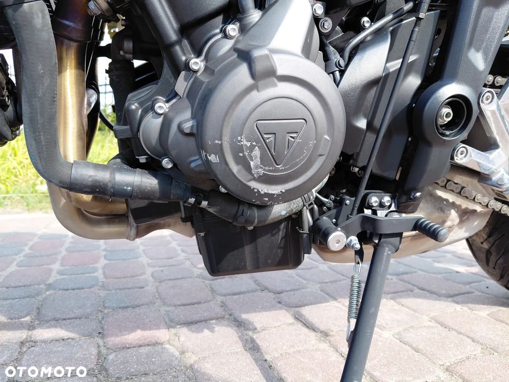 Triumph Trident - 16