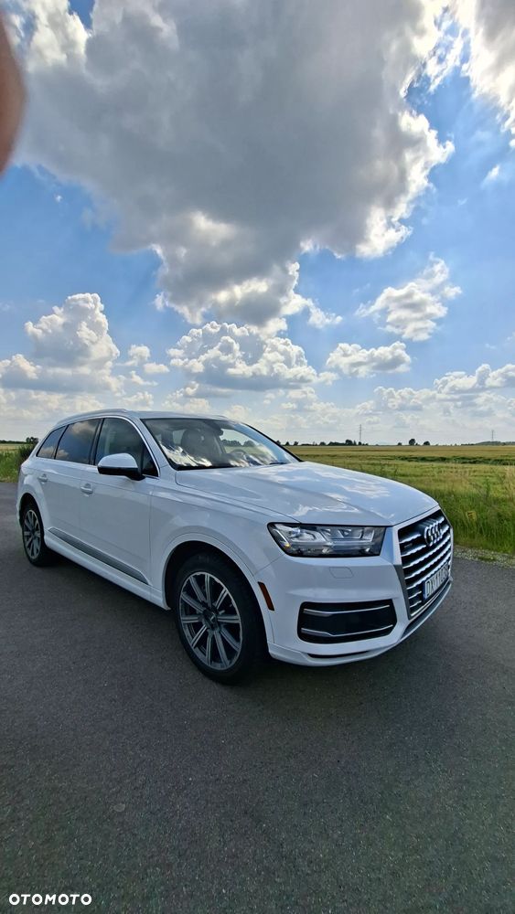 Audi Q7 - 1