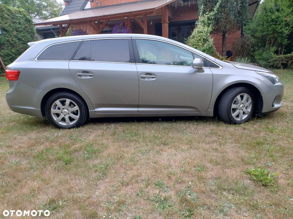 Toyota Avensis - 4