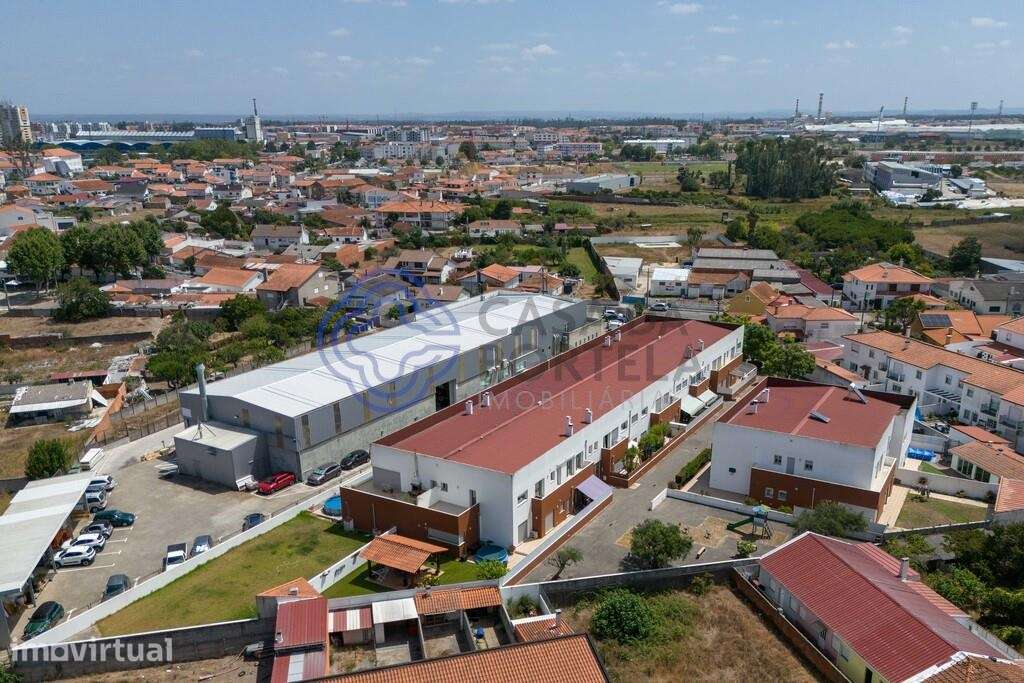 Apartamento T2 com Garagem fechada para 2 carros, Marinha Grande - Grande imagem: 3/34