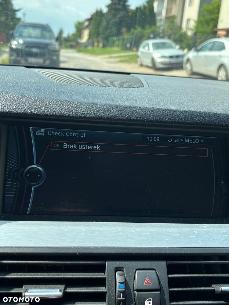 BMW Seria 5 520i - 25