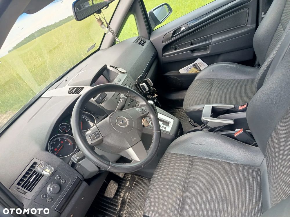 Opel Zafira - 2