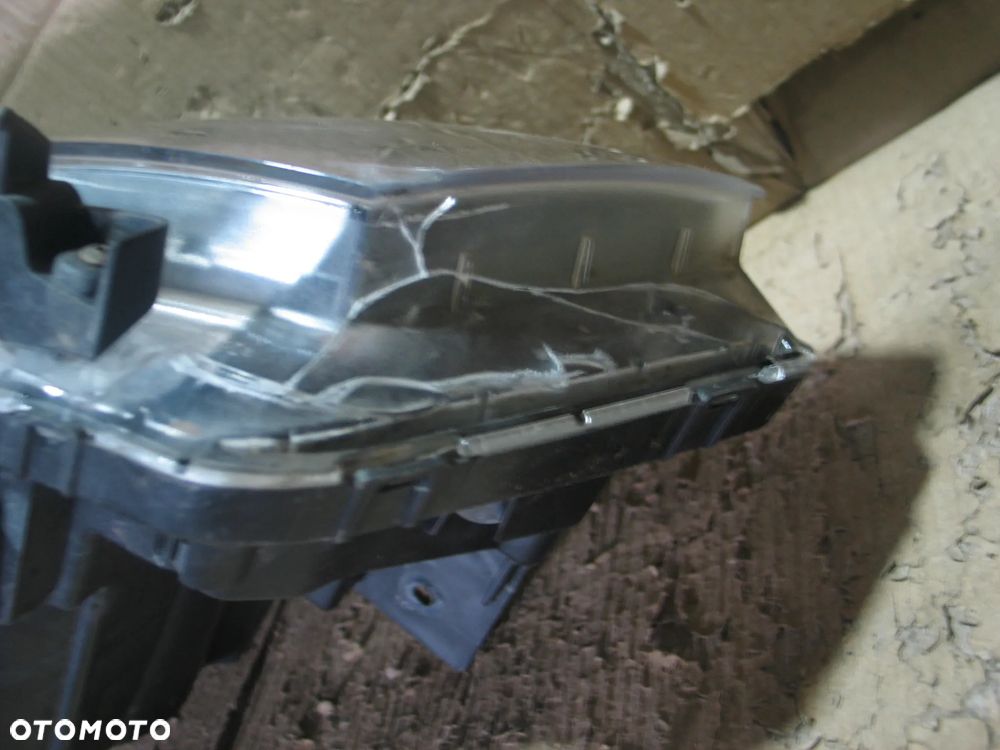 lampa przod kia rio 4 IV 16r.- 92102-H8 europa - 10