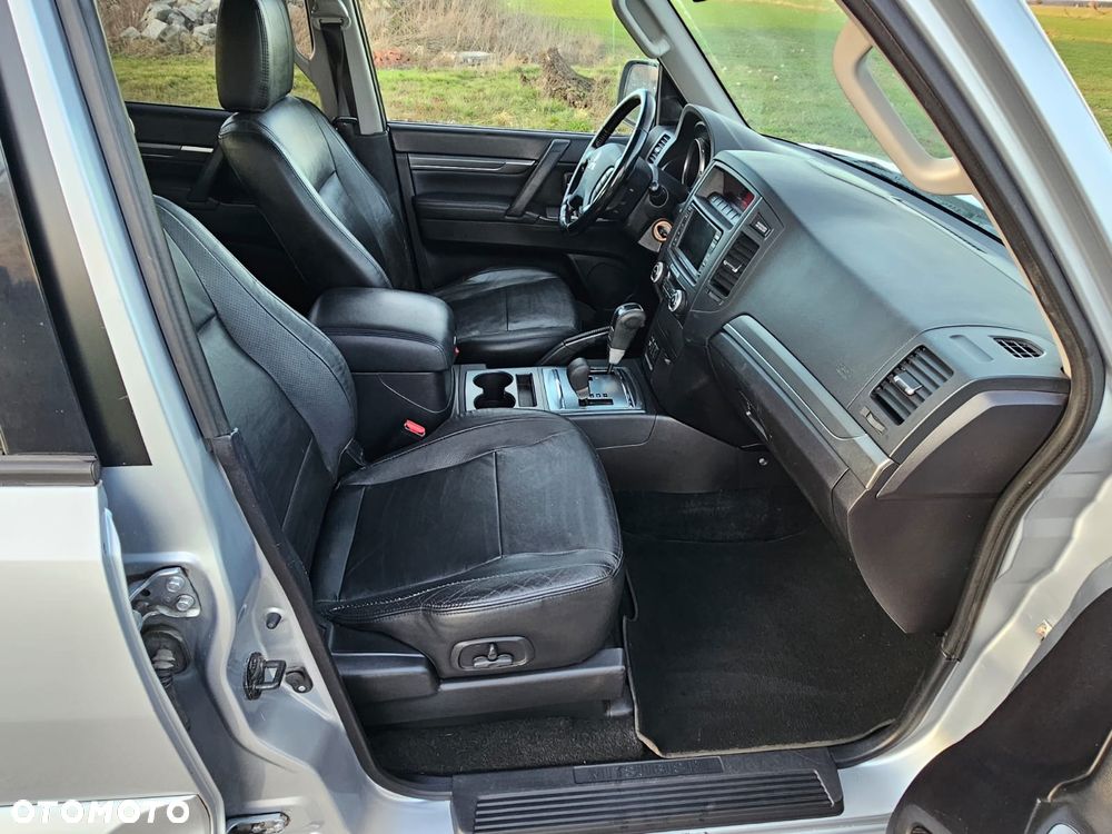 Mitsubishi Pajero 3.2 DI-D Automatik Intense - 19