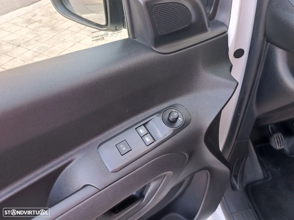 Citroën BERLINGO 102cv 3 LUGARES NACIONAL - 13