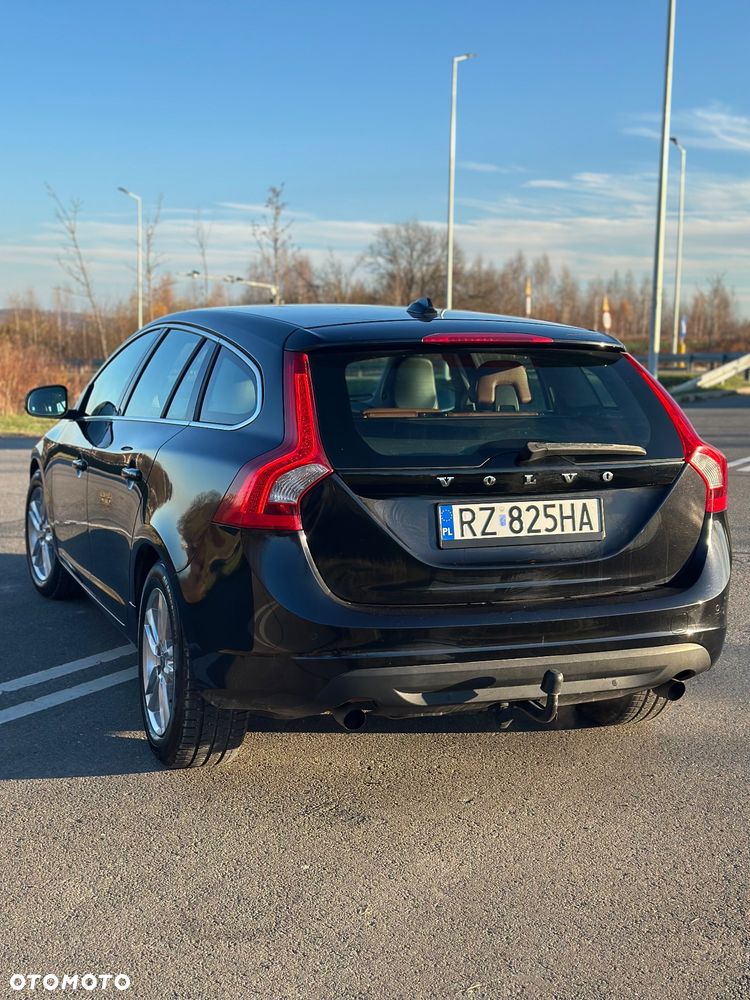 Volvo V60 T3 Summum - 8