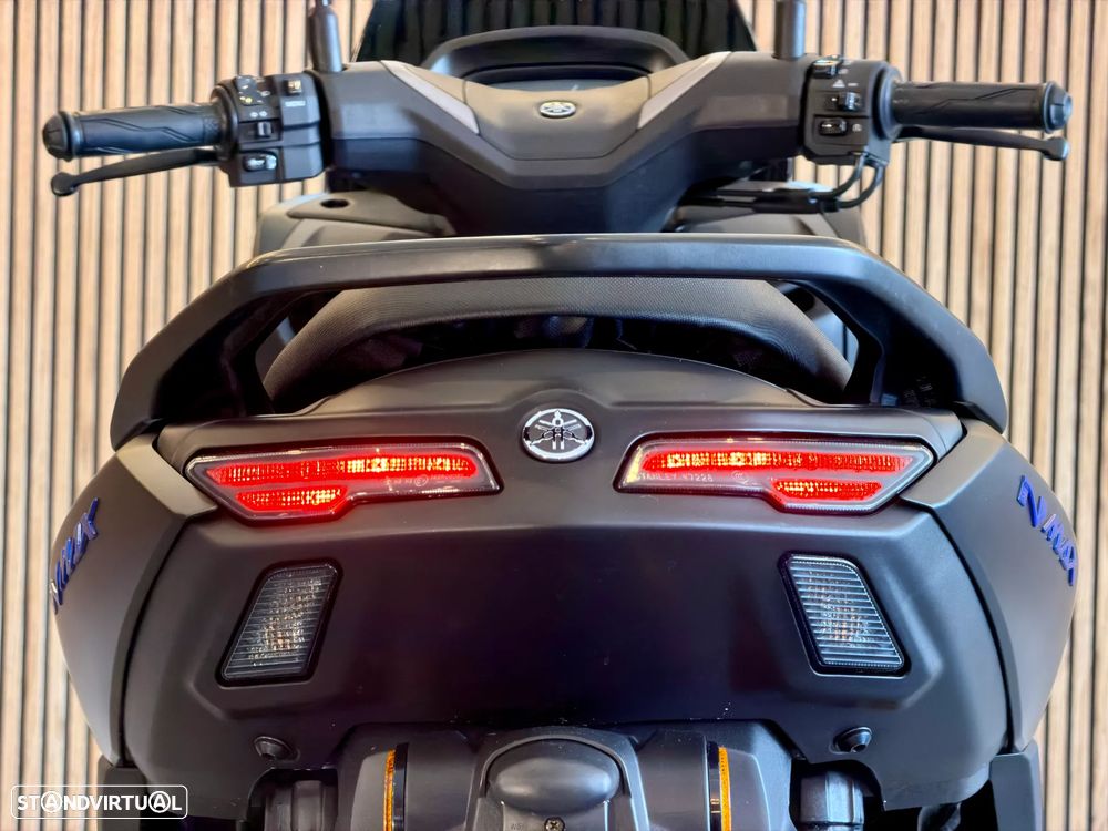 Yamaha NMAX - 18