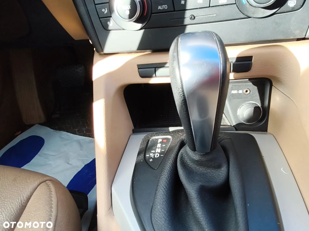 BMW X1 xDrive18d - 16
