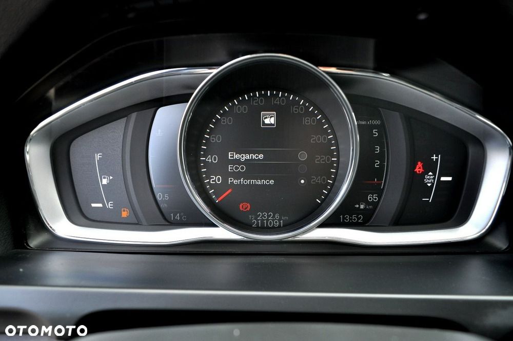 Volvo V60 D2 Momentum - 28