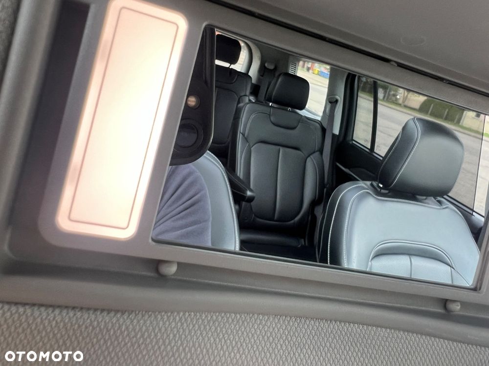 Jeep Grand Cherokee - 38