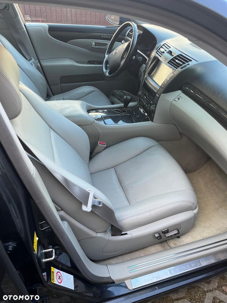 Lexus LS - 6