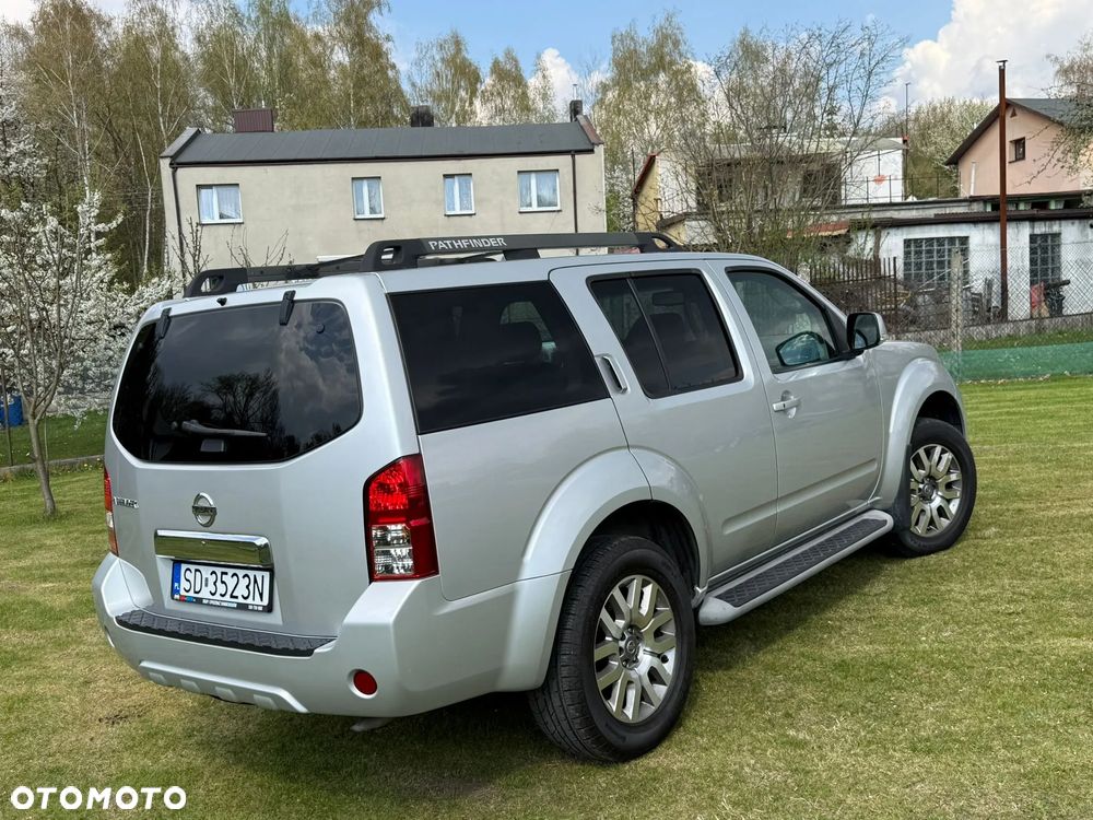 Nissan Pathfinder - 5