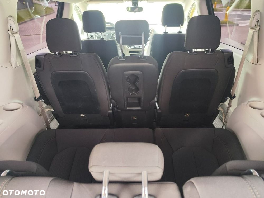Chrysler Pacifica - 24