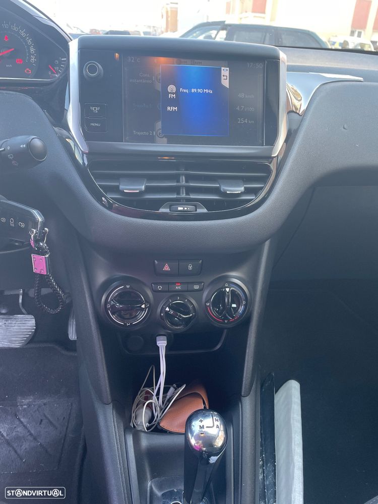 Peugeot 208 1.4 HDi Access - 6