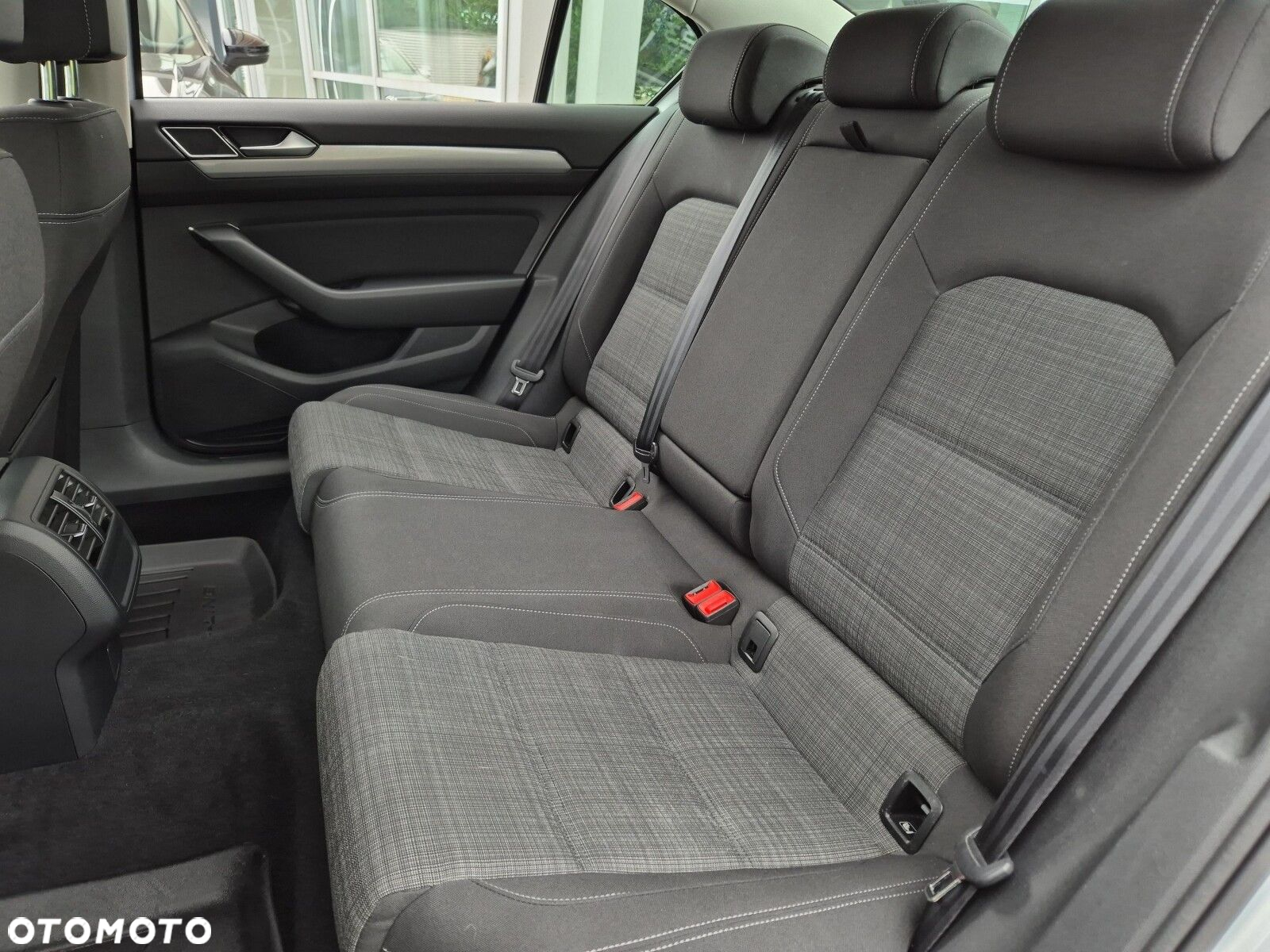Volkswagen Passat 2.0 TSI Business DSG - 15