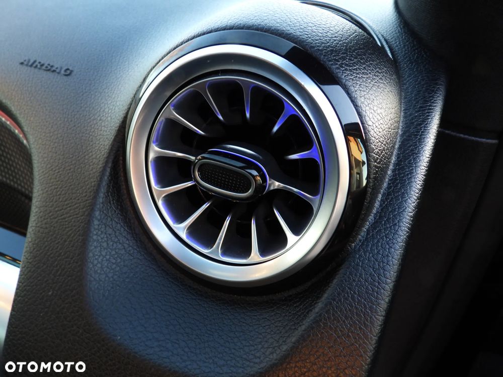 Mercedes-Benz GLB 200 d 8G-DCT Progressive Advanced - 36