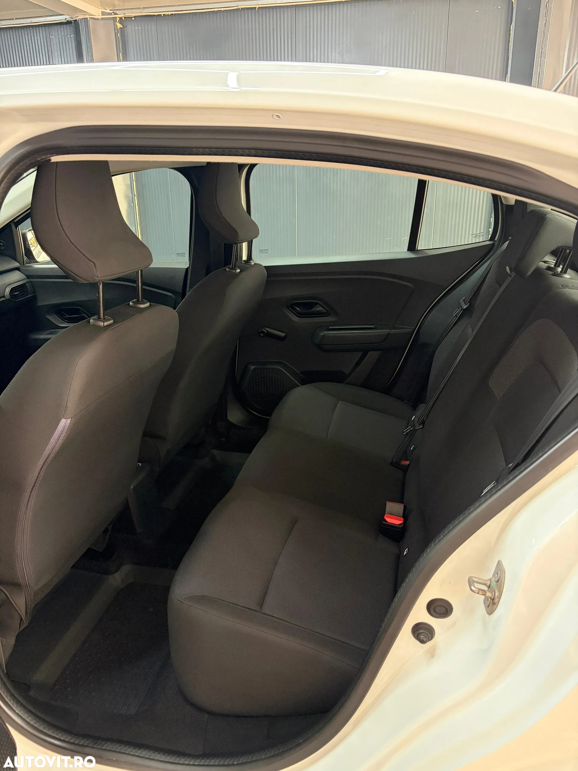 Dacia Logan TCe 90 Essential - 23