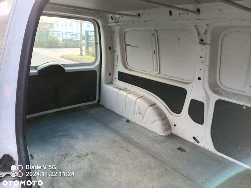 Volkswagen Caddy - 9