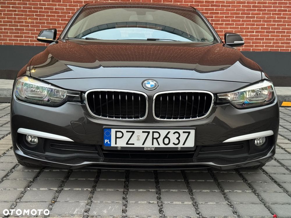 BMW Seria 3 320d - 38