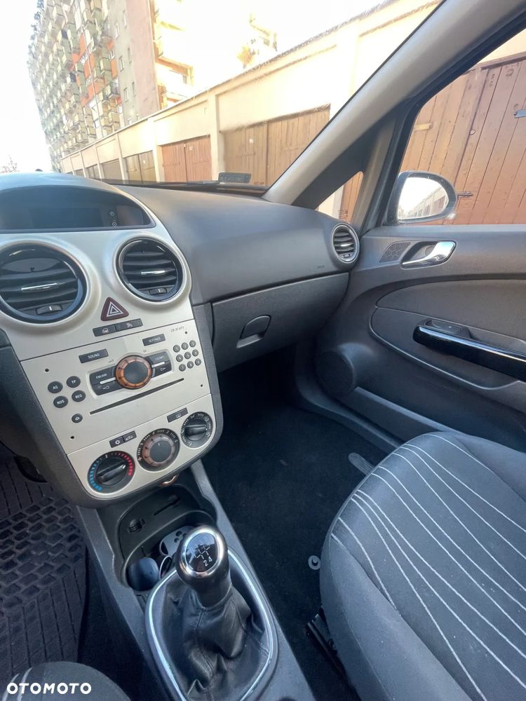 Opel Corsa 1.2 16V Enjoy - 8