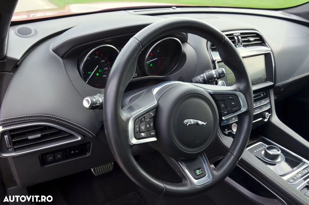 Jaguar F-Pace 20d AWD Aut. R-Sport - 20