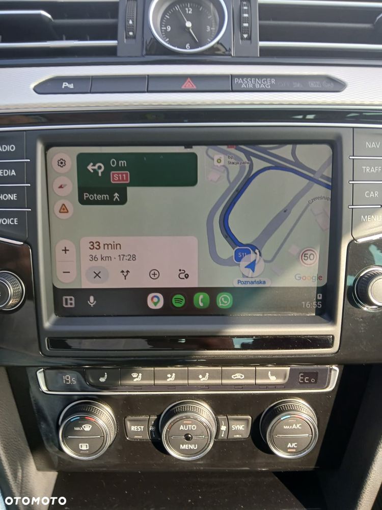 Volkswagen Passat - 12