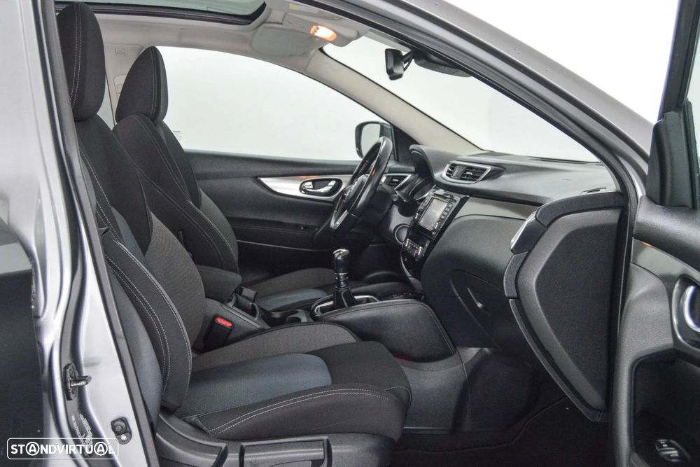 Nissan Qashqai 1.6 dCi N-Connecta - 25