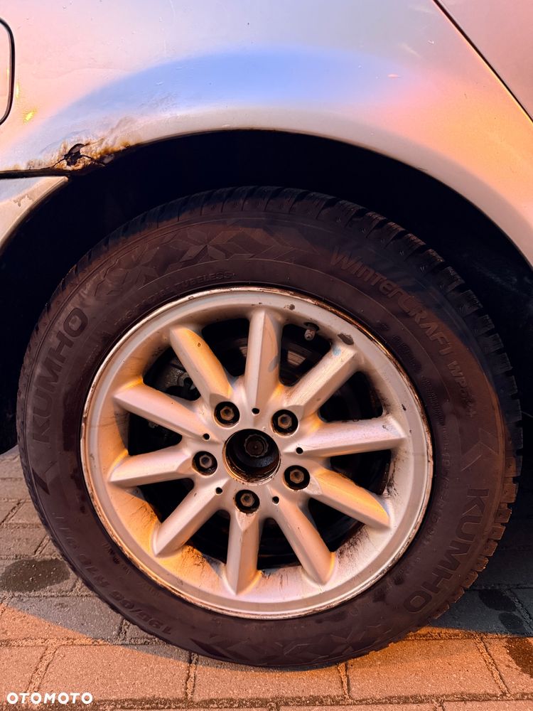 BMW Seria 3 323i - 10